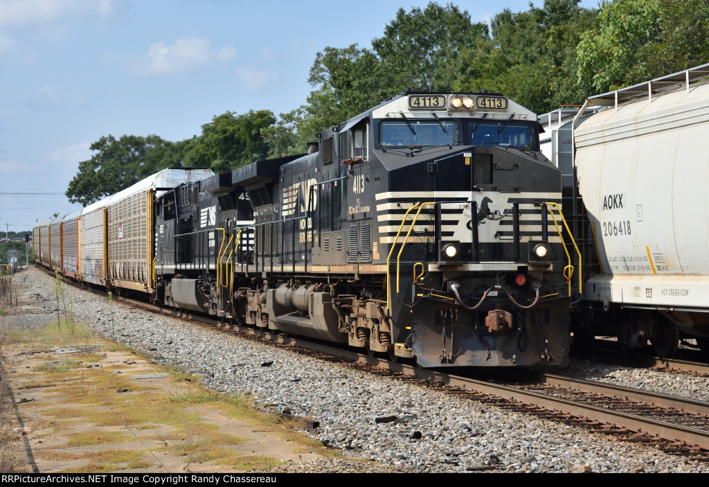 NS 4113 Train 18D